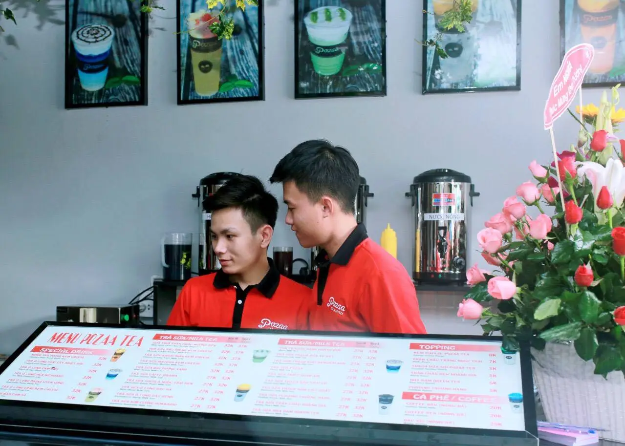 Hình ảnh nhân viên quán trà sữa pozaa Tea.