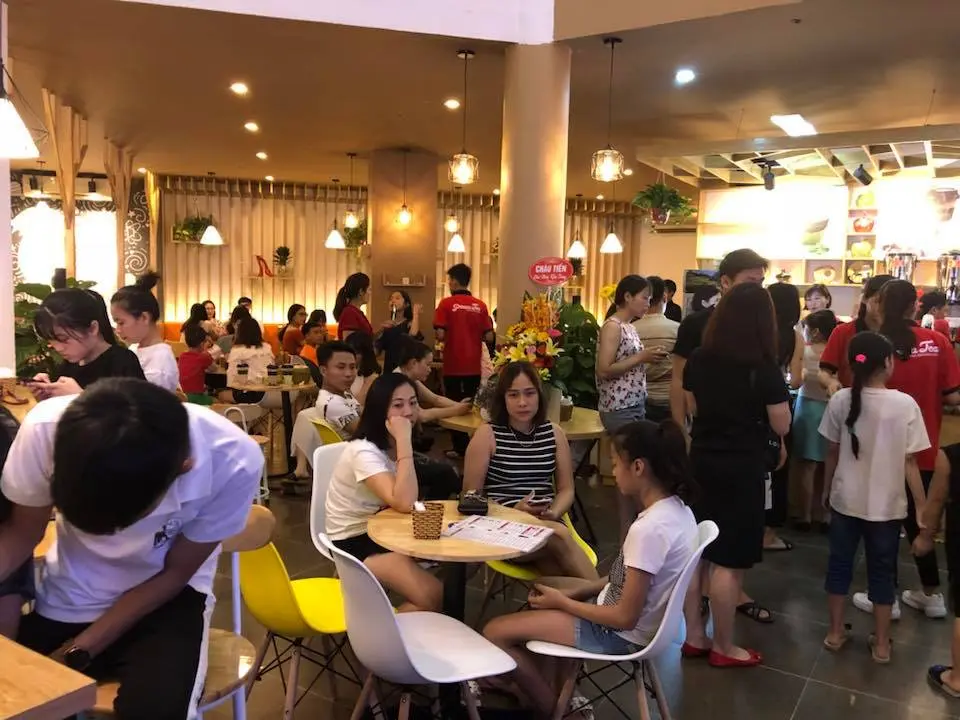 Hình ảnh không gian trong quán trà sữa Pozaa Tea.