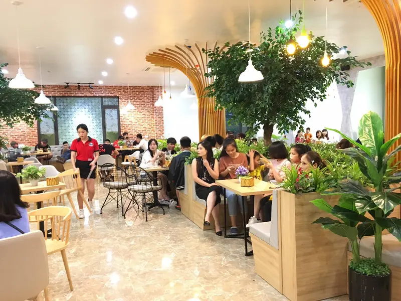 Hình ảnh khách đang thưởng thước trà sữa POZAA TEA