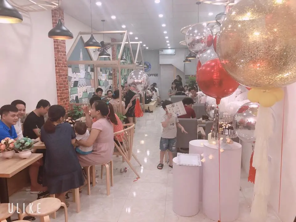 Hình ảnh khách đang đang uống trà sữa tại Hưng Yên