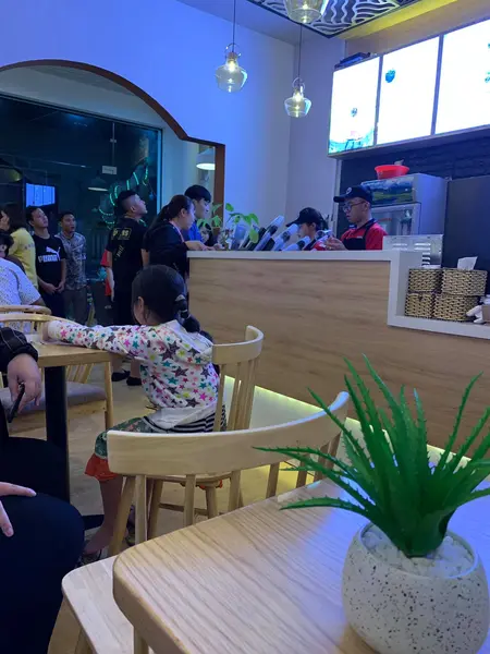 Hình ảnh không gian quán trà sữa Pozaa Tea