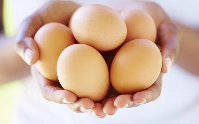 Cách chọn trứng gà để làm món kem trứng