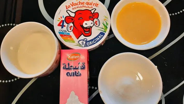 Làm kem cheese mặn với phô mai con bò cười