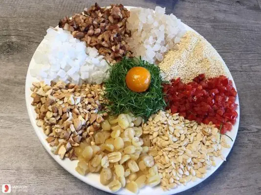 Làm nhân bánh trung thu thập cẩm