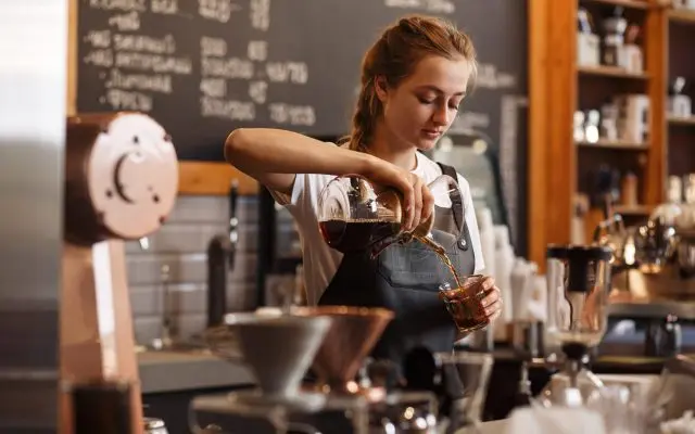 Bartender và barista